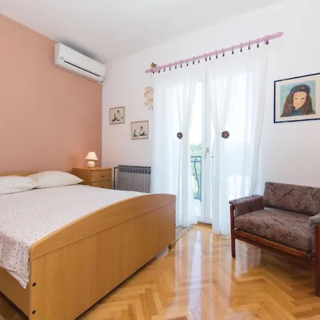 Amazing Home In Okrug Gornji With House Sea View *