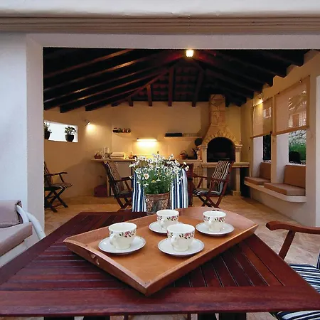 Tatil Evi Liveja Ii Iv Trogir