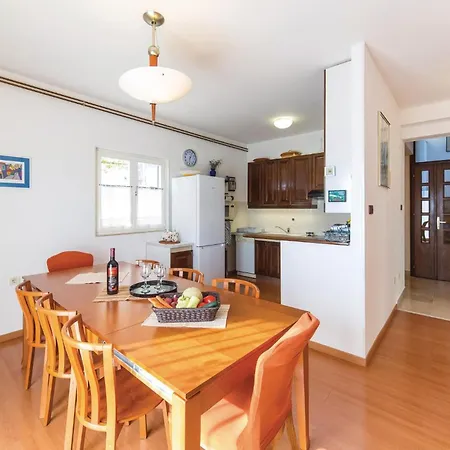 Amazing Home In Okrug Gornji With House Sea View Trogir