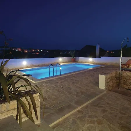 Amazing Home In Okrug Gornji With House Sea View Trogir