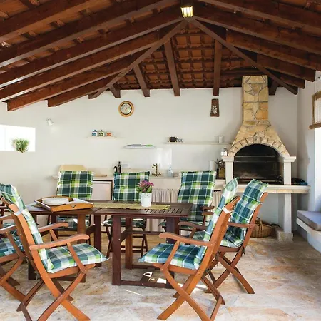 Liveja Ii Iv * Trogir