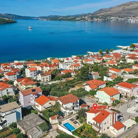 Amazing Home In Okrug Gornji With House Sea View Holiday home Trogir