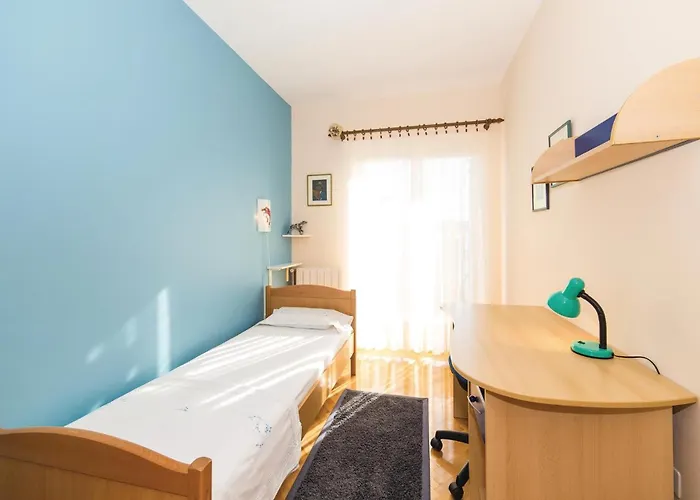 Liveja Ii Iv * Trogir