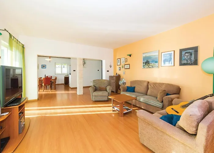 Liveja Ii Iv * Trogir